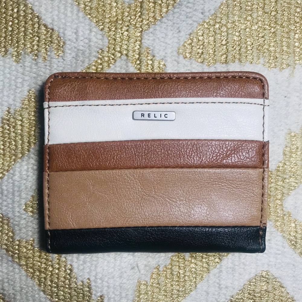 NWOT Relic RFID Wallet Striped Color Block